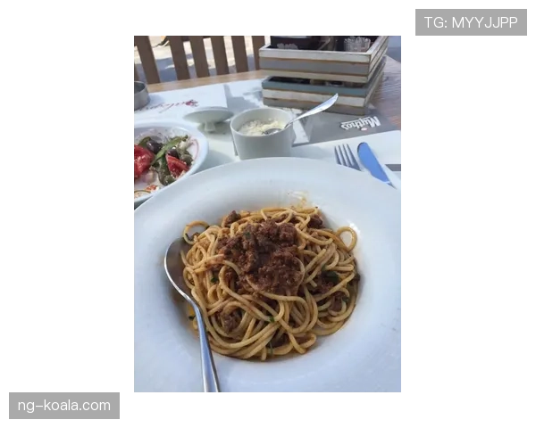 托尼娅·哈丁训练完直接去超市买打折牛排，这自律和抠门反差谁懂啊